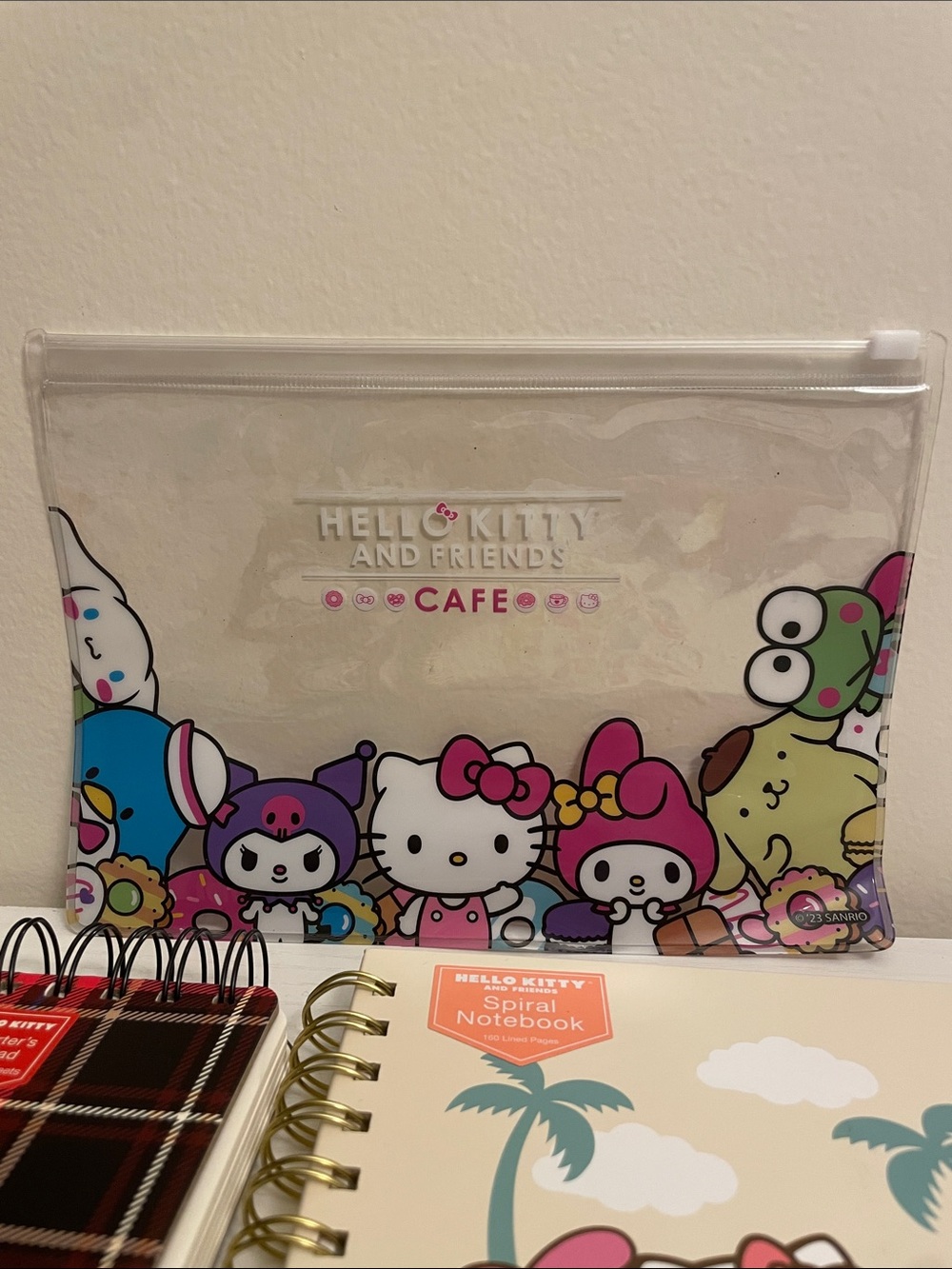 Sanrio Pastel Hello Kitty & Friends Stationery Set - Picture 3 of 3